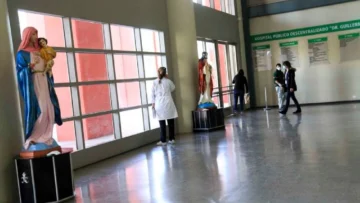 De a poco, habilitaron el ingreso de personas al Hospital Rawson