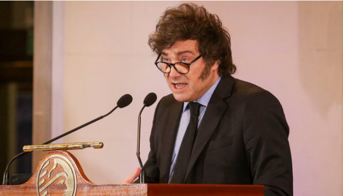 El gobierno nacional ya acumula 139 funcionarios desplazados de la gestión