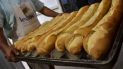¿Cuáles son los factores que impulsaron el aumento del pan en San Juan?