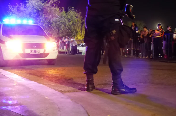 Un hombre fue atacado con un arma blanca tras una violenta pelea