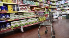 El Gobierno refuerza el control de precios y negocia con supermercados para evitar subas