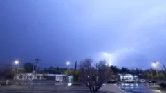 Urgente: rige alerta meteorológica por fuertes tormentas en 10 provincias y por Zonda en una provincia
