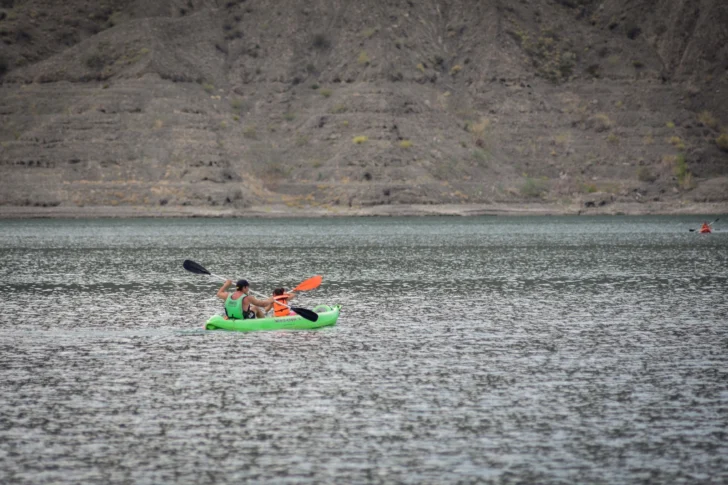 ullum-nautica-nautica-paradores-turismo-kayak-dique-Punta-Negra-3-728x485