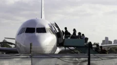 Un avión regresó a Ezeiza por humo en la cabina: ¿Qué pasó con los pasajeros?