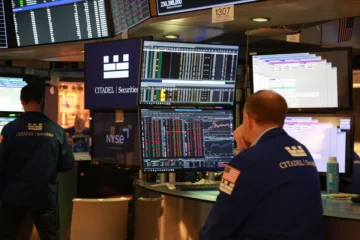 La Bolsa de Tokio se desploma con la caída histórica del Nikkei