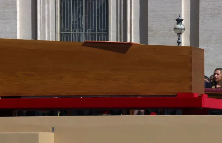 El mundo llora a Francisco, el Papa argentino que cambió el rumbo de la Iglesia