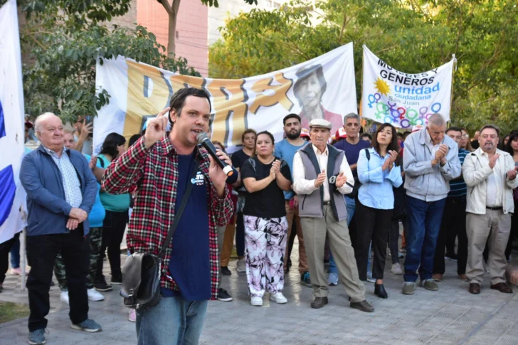 Concentración y reclamos en San Juan en la previa del Día del Trabajador