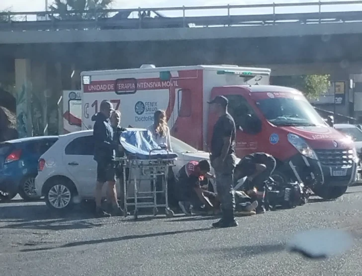 Fuerte accidente en Av. Libertador y Circunvalación: un herido