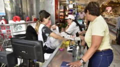 Día del Trabajador: ¿qué pasará con shoppings y supermercados en San Juan?