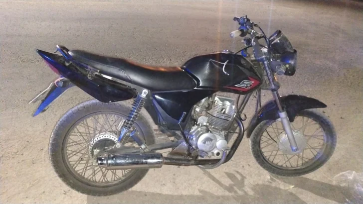 Tras una persecución, lograron recuperar una moto robada