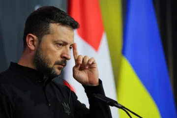 Zelenski conversó con el Papa León XIV y lo invitó a Ucrania