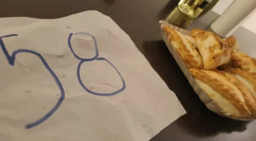 ¿Es verdad que el número 58 espanta moscas? La curiosa creencia que se viralizó en TikTok