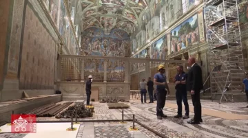 Preparan la Capilla Sixtina para recibir a los cardenales para el Cónclave