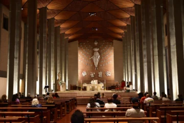 Alegría por el nuevo Papa en San Juan y concentración espontánea en la Catedral