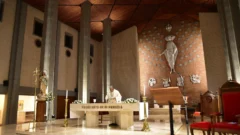 Con fe y esperanza, San Juan reza por el próximo líder de la Iglesia