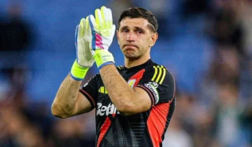 Emocionado: ‘Dibu’ Martínez empezó a despedirse de Aston Villa