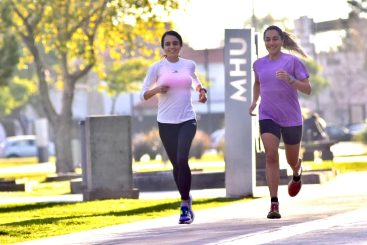 Hermanas-Sanchez-running-8-728x485