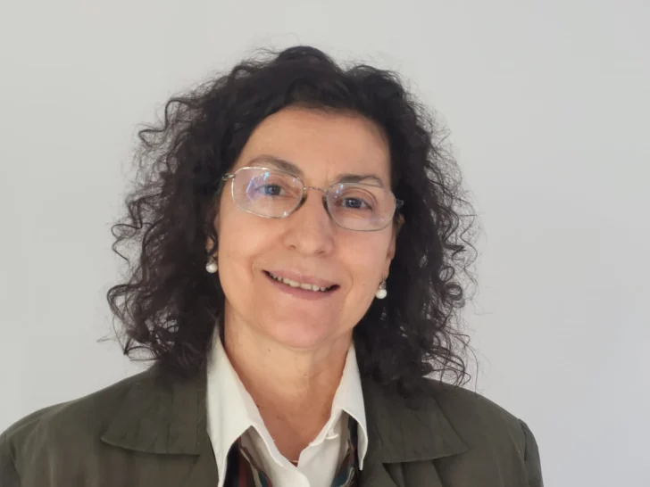 Arrabal apuesta por nuevas carreras a distancia si es reelecta como decana