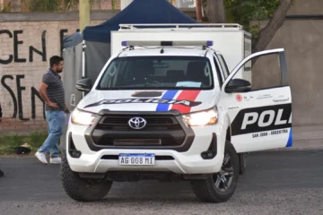 Tragedia en Capital: identificaron al hombre que murió al chocar contra un pilar