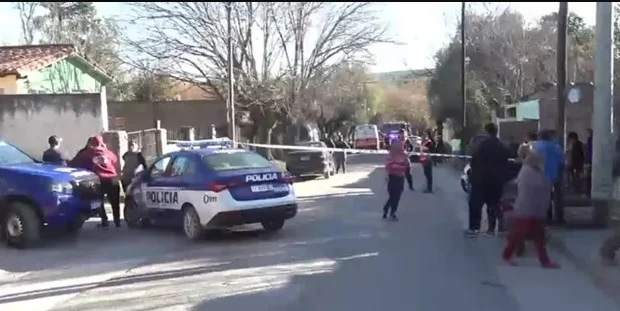 Investigan la muerte de un niño de 4 años: su cuerpo fue hallado en un auto incendiado