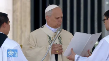 “Nos sentimos como ovejas sin pastor”: León XIV recordó a Francisco
