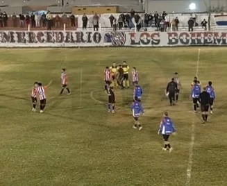 Insólito: un tremendo pelotazo que pudo haber sido un gol histórico
