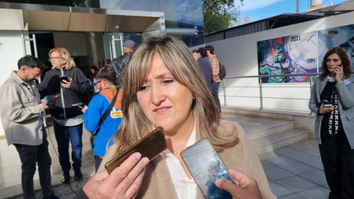 Fuentes sobre regular el uso de celulares en el aula: “Hay que enseñar, no prohibir”