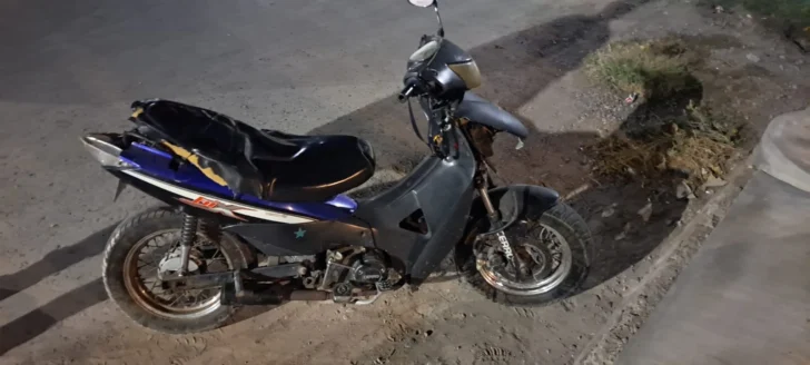 El misterio tras el hallazgo de una moto abandonada en Rawson