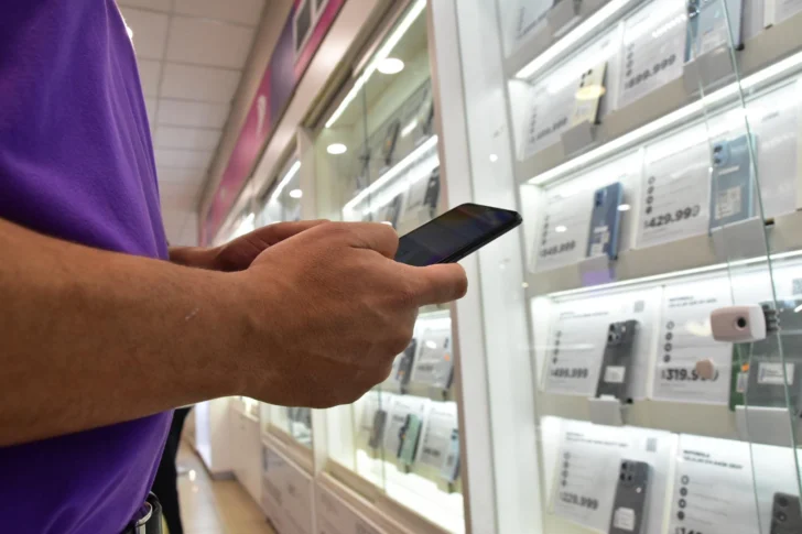 Es oficial la rebaja de aranceles para importar teléfonos celulares