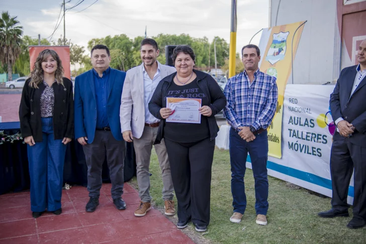 Soldadores, mecánicos y plomeros: los egresados de las Aulas Talleres Móviles