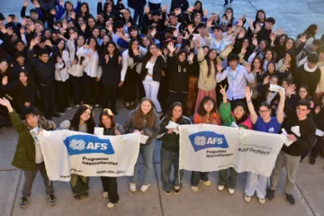 Con mate en mano, chicos de Europa y Asia compartieron una jornada única con alumnos sanjuaninos