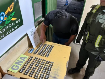 Lo detuvieron en San Juan con un centenar de cápsulas de cocaína