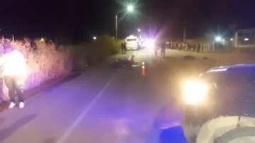 Murió un anciano que circulaba en moto tras ser atropellado por un auto