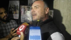 Con apoyo en las calles, el papá de Lucía Rubiño apuntó a la fiscalía: “No les creo nada”
