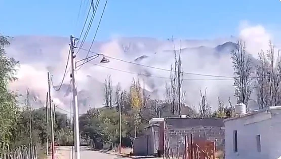 Videos: el intenso sismo en La Rioja causó derrumbes en montañas