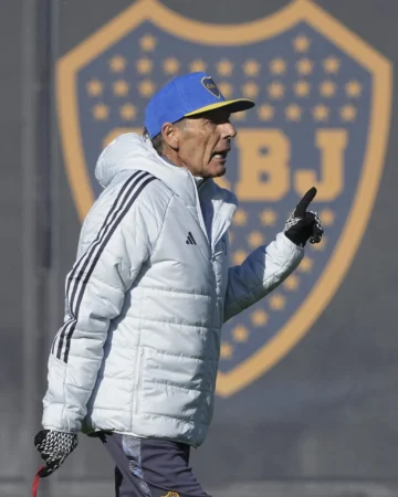 Boca explosivo: Russo sacó a Marcos Rojo y hay equipo confirmado