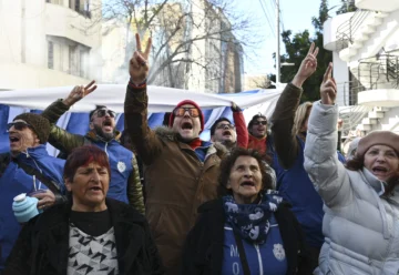 Se reúne el PJ nacional y Cristina sigue las instancias desde su domicilio