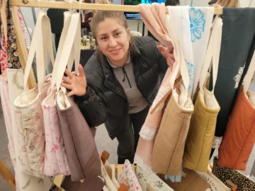 De soldado a emprendedora: la historia de Nadya, una artesana que apuesta por sus sueños