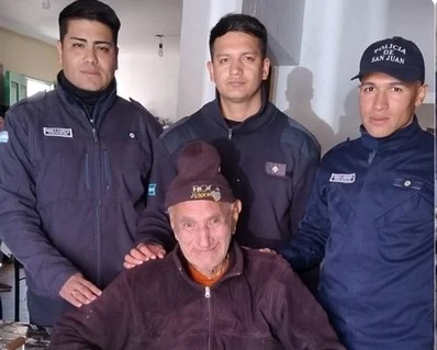 Rescataron a un jubilado que cayó a un canal mientras buscaba a su hijo