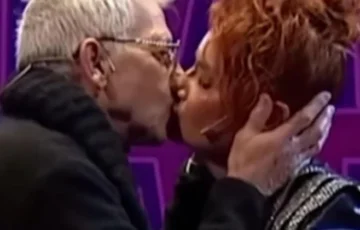 El inesperado chape de una periodista y un conocido actor en vivo