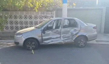 Aparatoso choque entre un auto y una camioneta en Rawson
