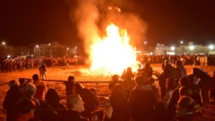 Miles de fieles participaron de la emotiva fogata por San Juan Bautista