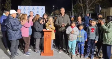 Aballay inauguró nueva iluminación LED en varios sectores de Pocito