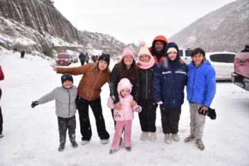 Así vivieron la nieve los sanjuaninos: frío intenso y postales inolvidables