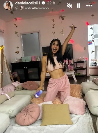 Daniela Celis hizo una pijamada para adultos por su cumpleaños
