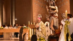 Fieles celebraron a San Juan Bautista en la Catedral con misa y caravana