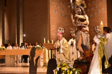 Fieles celebraron a San Juan Bautista en la Catedral con misa y caravana