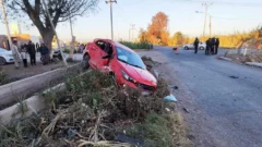 Un camión impactó contra un auto en Rawson