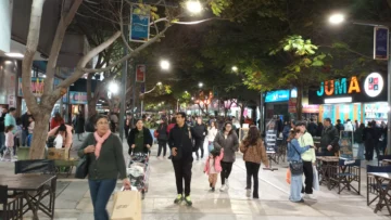 Día del Padre: gran movimiento en el centro sanjuanino por las compras de último momento
