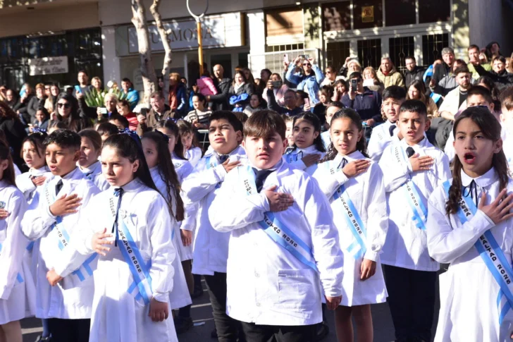 Emocionante: las postales que dejó la Promesa a la Bandera en Santa Lucía